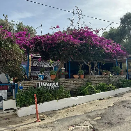 Umayra מלון *