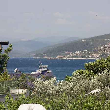 Umayra Hotel *