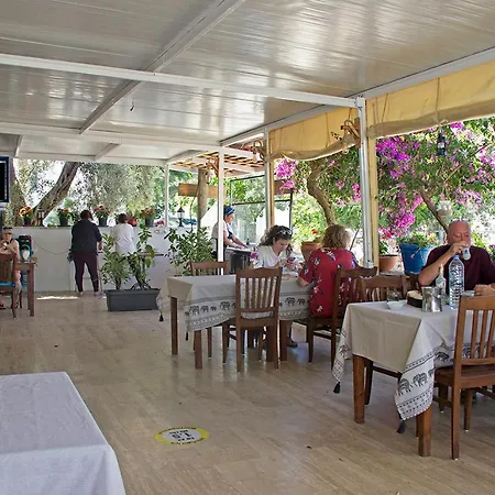 Umayra Hotel