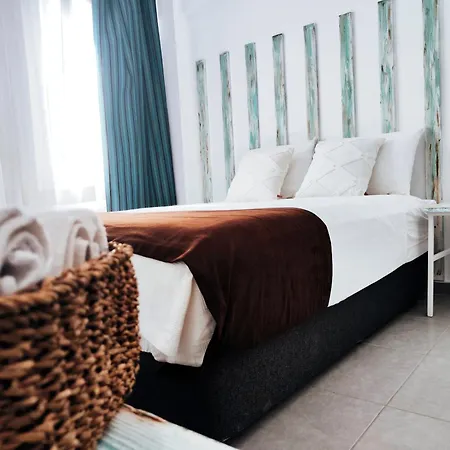 Umayra Hotel *